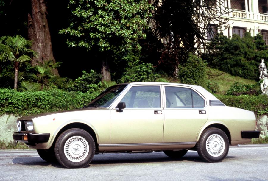  Alfa Romeo Alfetta 2000 L 1978 года  (фото 2 из 8)